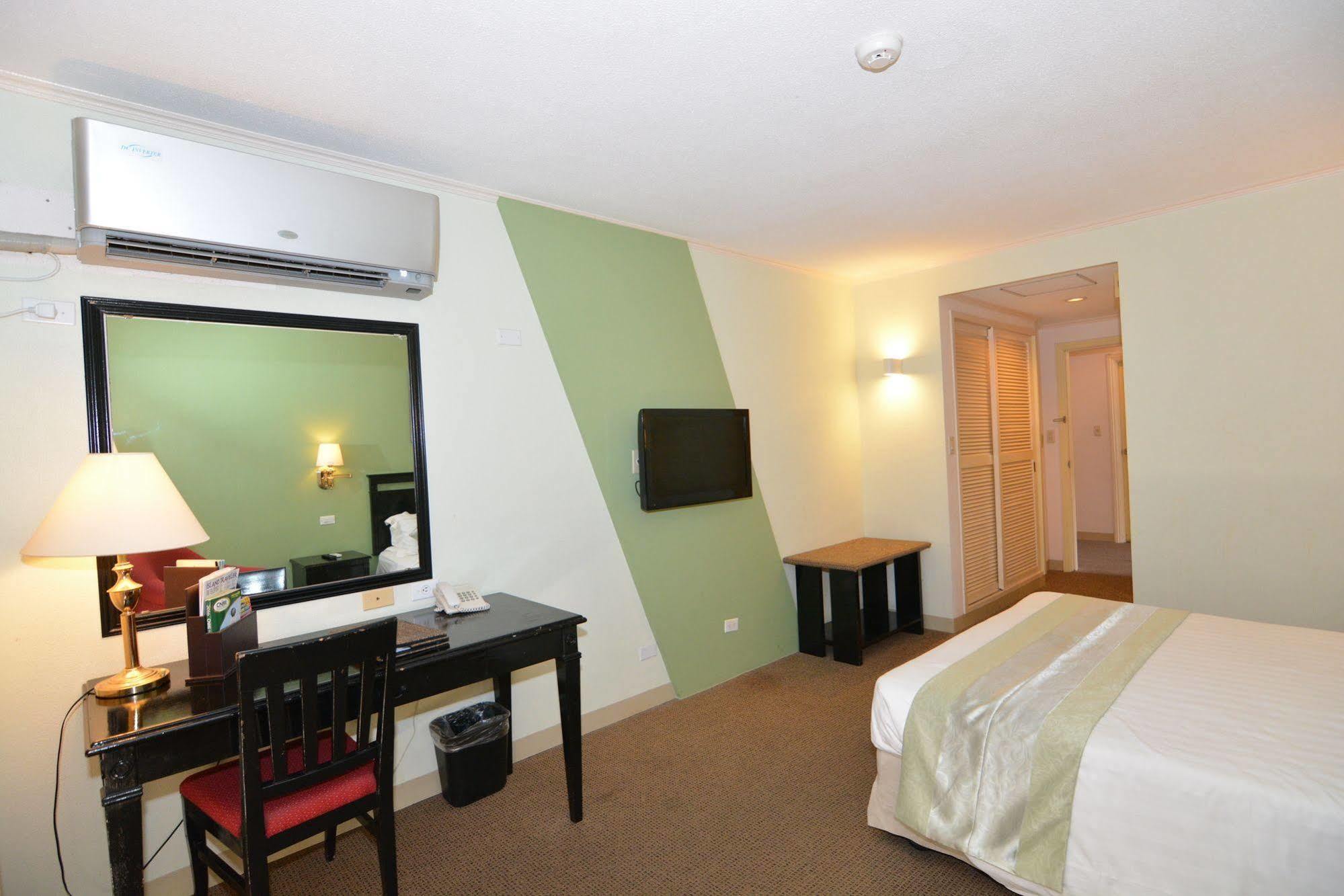 Century Hotel Garapan Buitenkant foto